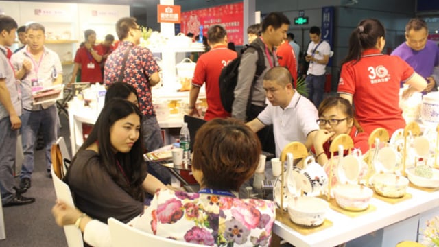 人生就是博官网隆重亮相第二十二届中国（深圳）国际礼品展