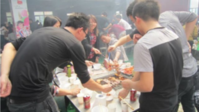 顺祥开展“放飞心情，欢乐无限”烧烤活动